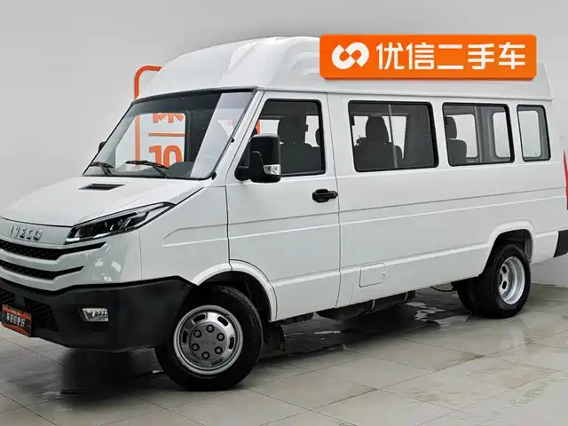 Iveco Iveco Daily 2023 2.5T A37M1 Long Wheelbase Medium Roof Dual Tire Manual Door 5-9 Seater