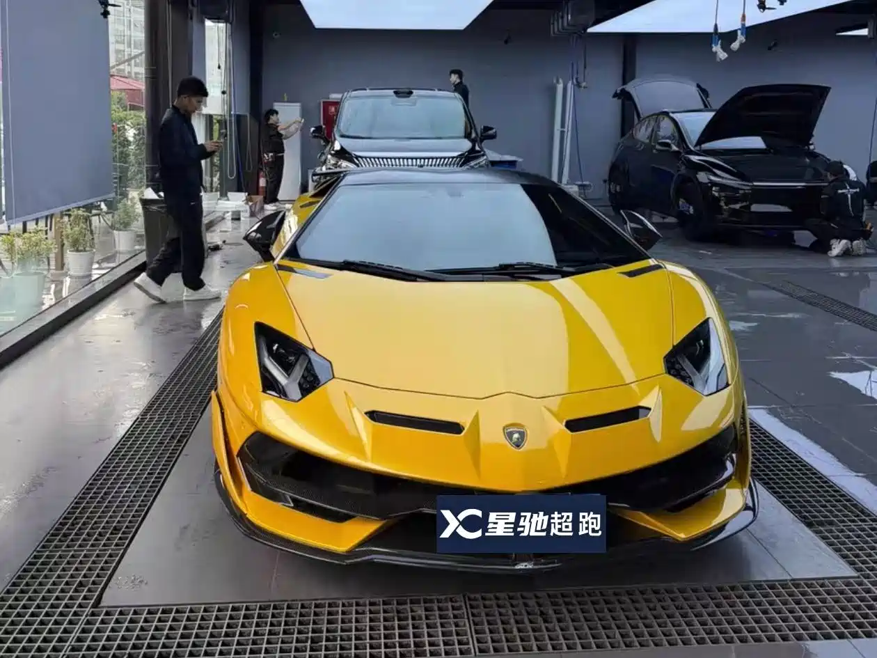Lamborghini Aventador 2013 2011 LP 700-4