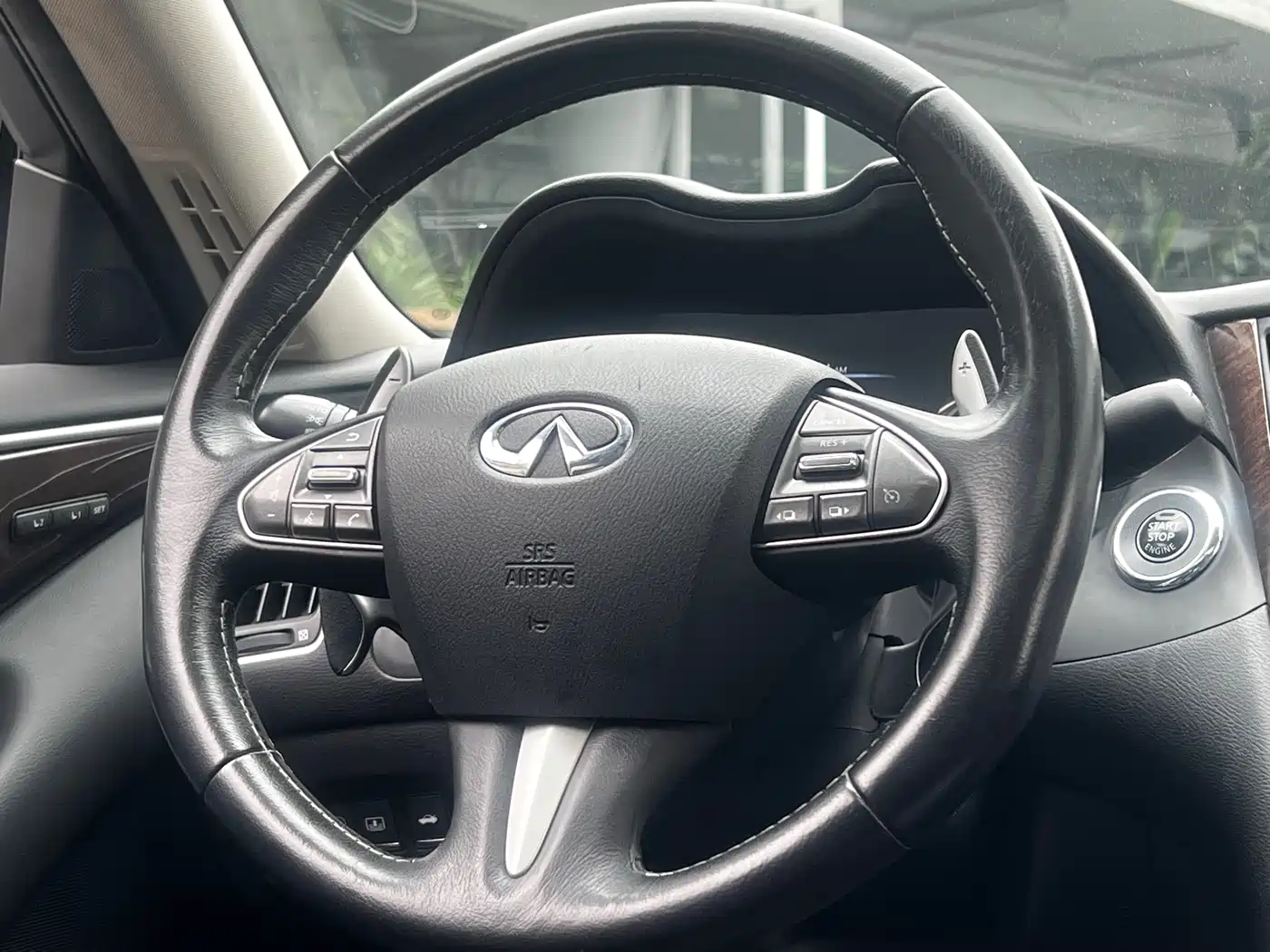Фото 37 - Infiniti Q50L