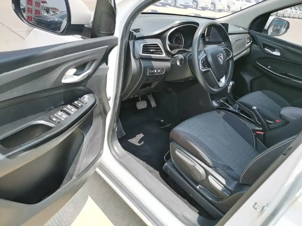 Baojun 730 2019 2019 1.5T CVT Fashion 7-Seater China V