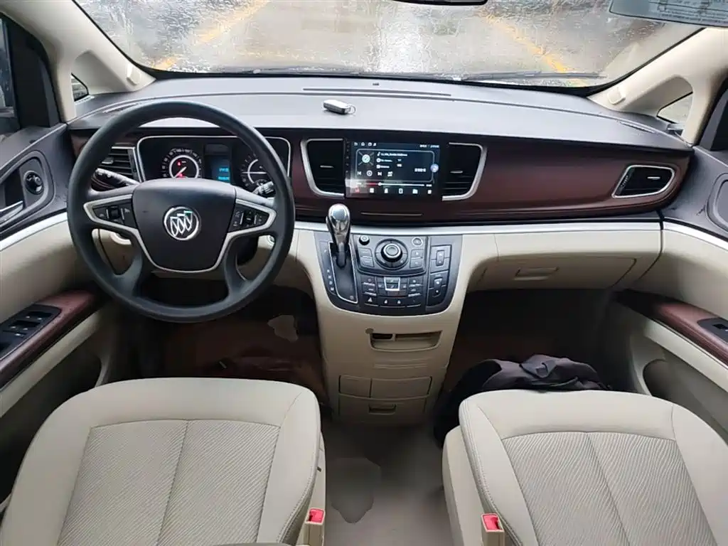 Buick GL8 2018 28T Comfort China VI фото 10