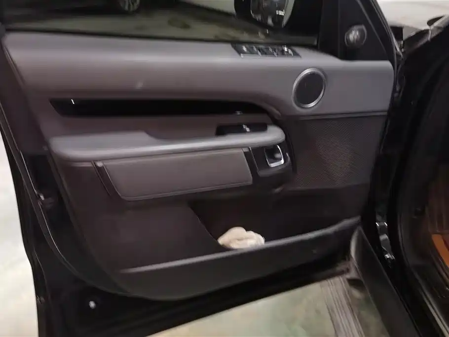 Land Rover Discovery 2019 3.0 SC V6 SE фото 7