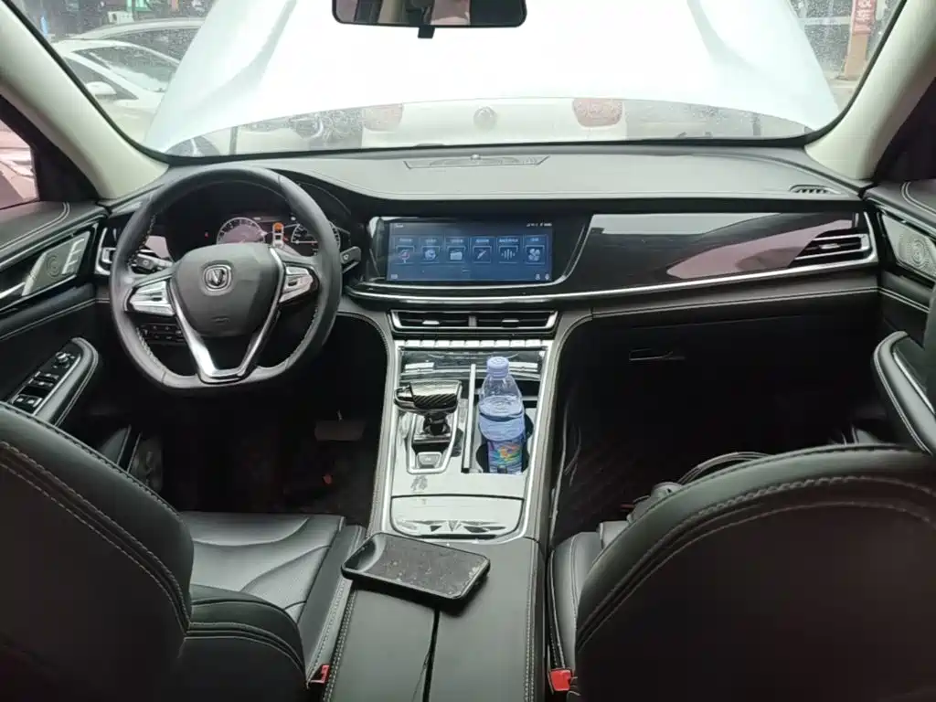 Фото 10 - Changan CS85