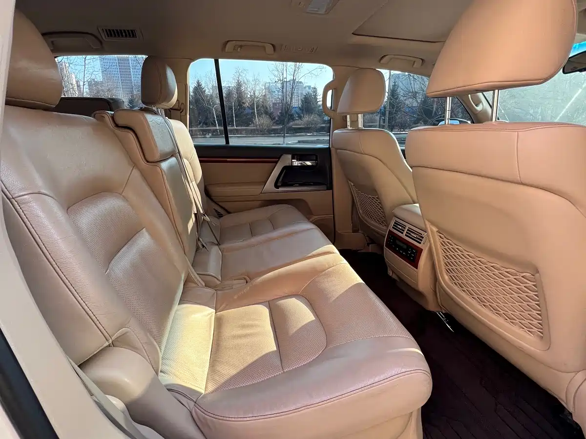 Toyota Land Cruiser 2012 4.0L Automatic VX фото 20