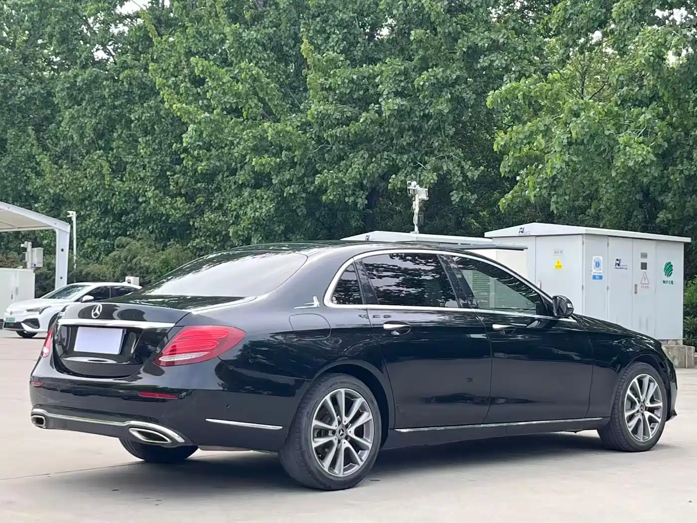 Mercedes-Benz E-Class 2019 E 300 L Luxury фото 7