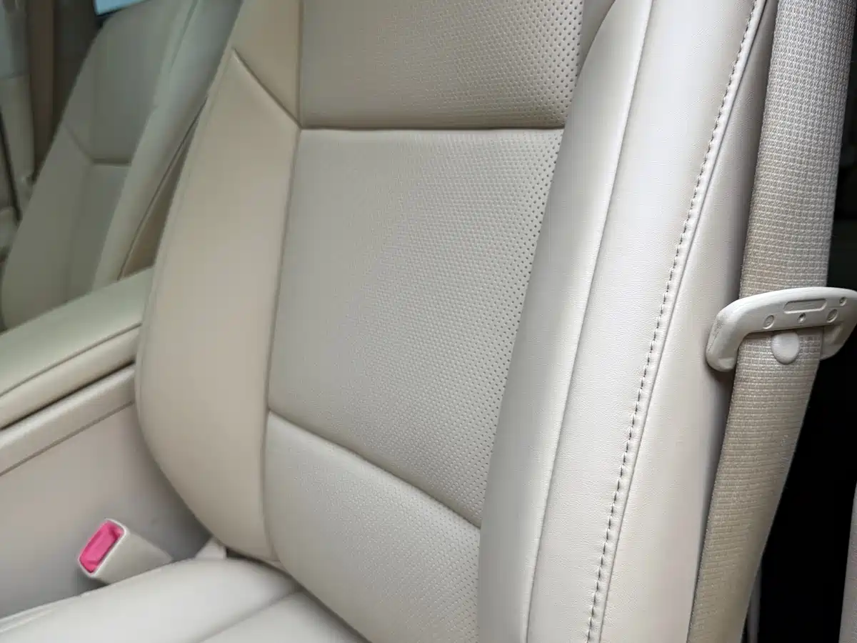 Lexus ES 2013 300h Luxury Edition фото 12