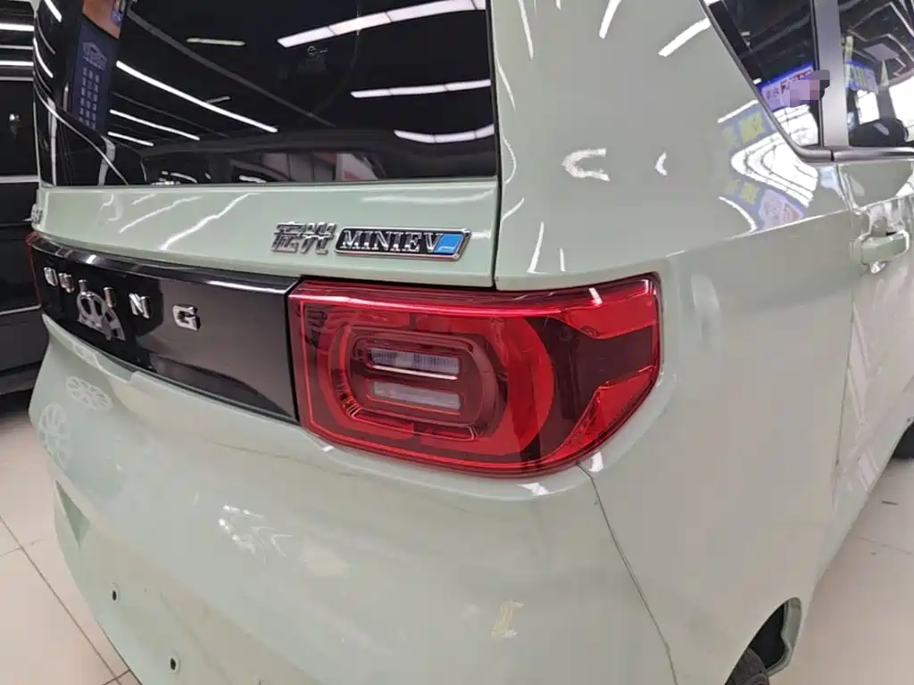Фото 8 - Wuling Motors Hongguang MINIEV