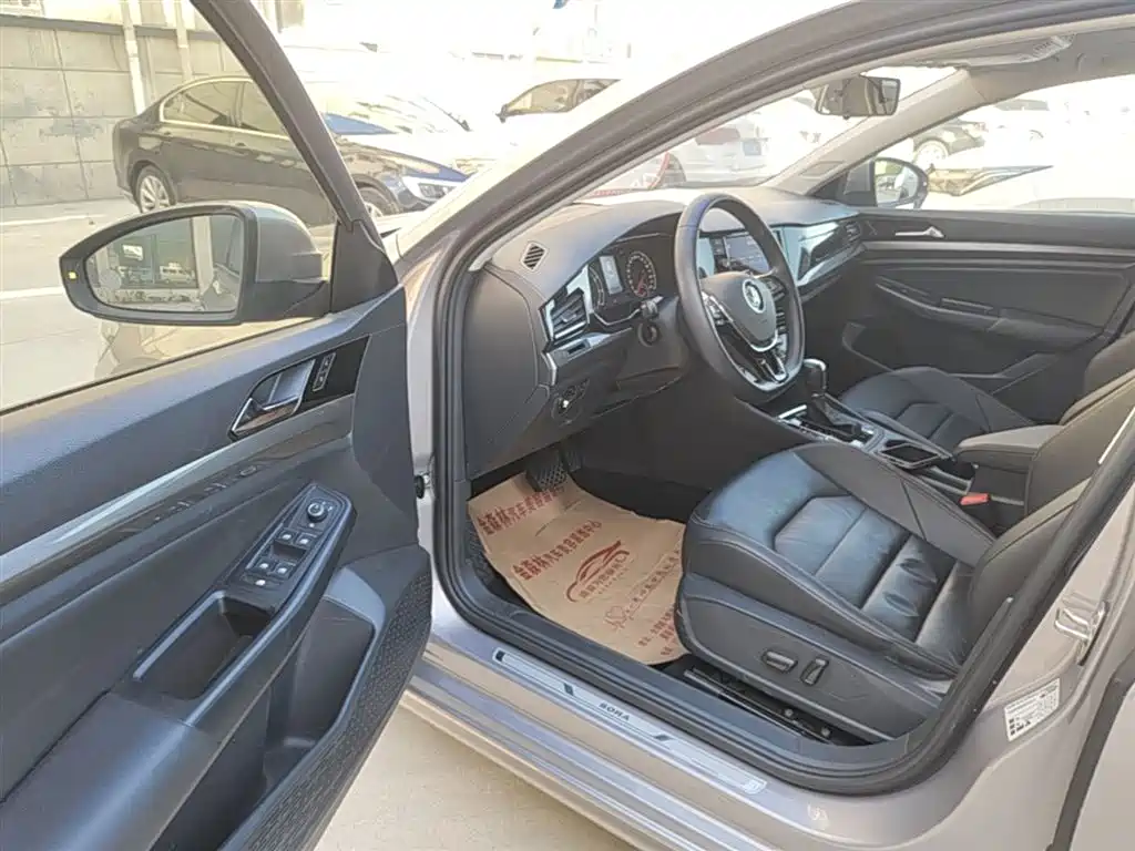 Volkswagen Bora 2019 Facelift 1.5L Automatic Luxury China VI фото 16