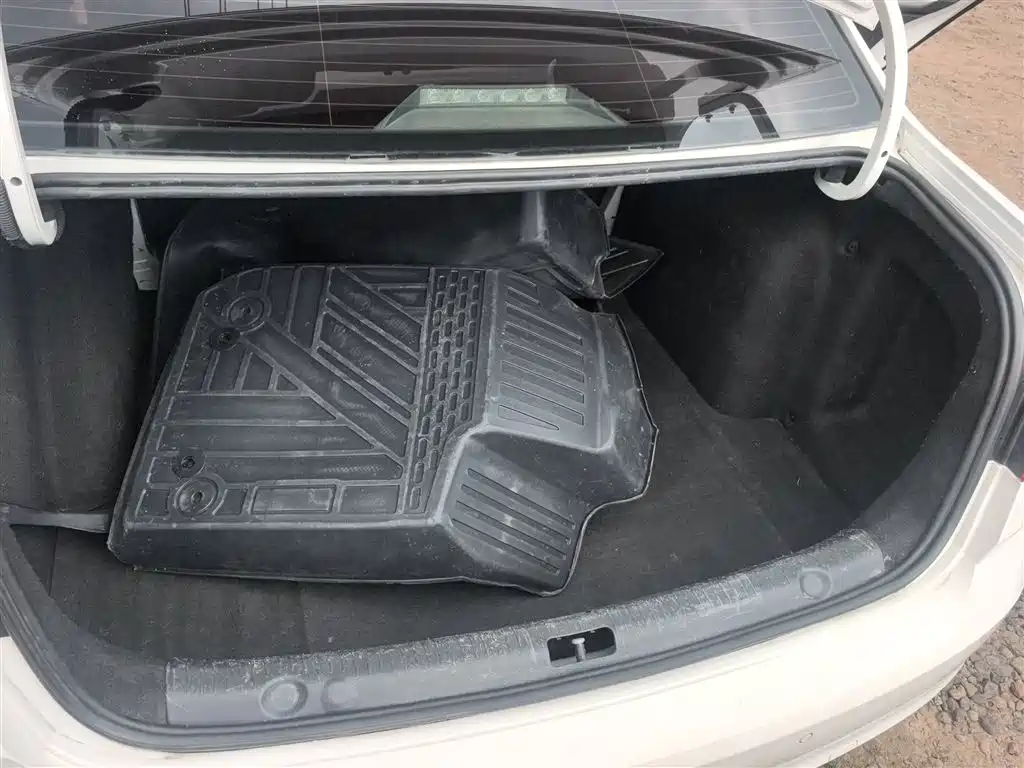 Volkswagen Lavida 2017 1.6L Automatic Trend Edition фото 15