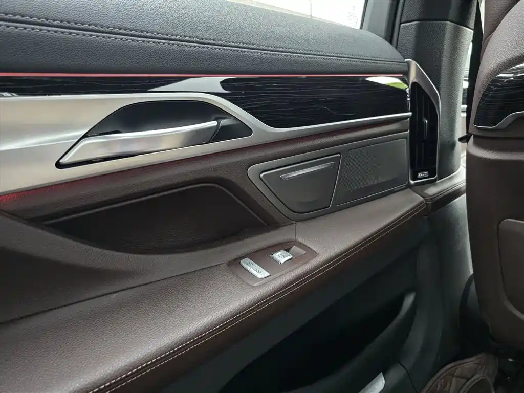 BMW 7 Series 2018 730Li Leading Type M Sport Package фото 15