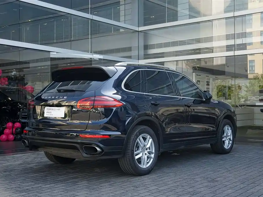 صورة 7 - Porsche Cayenne