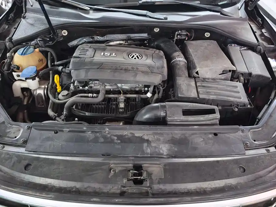Volkswagen Passat 2016 330TSI DSG Executive Edition фото 10