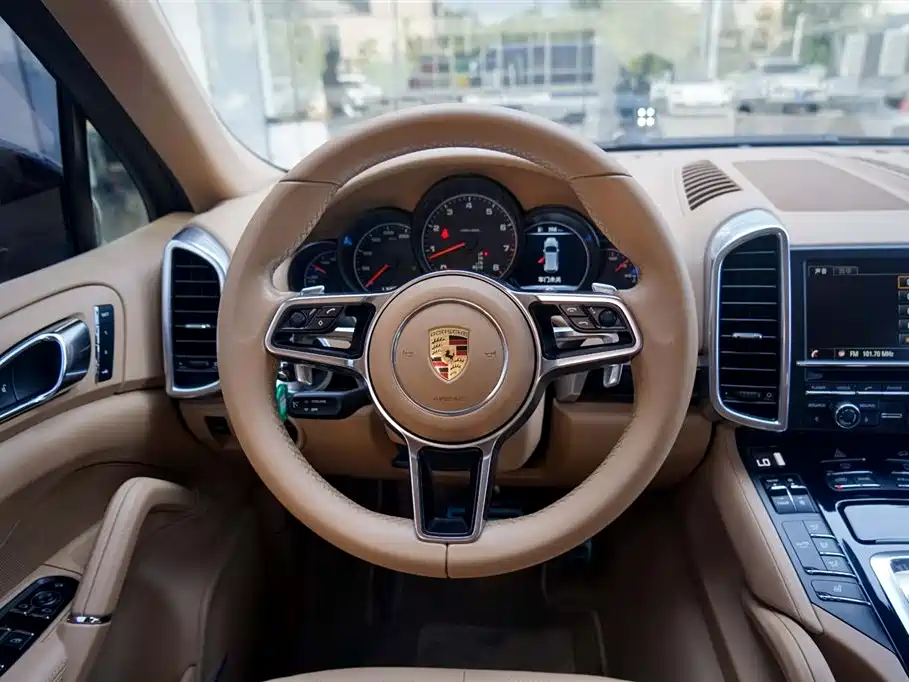 صورة 9 - Porsche Cayenne