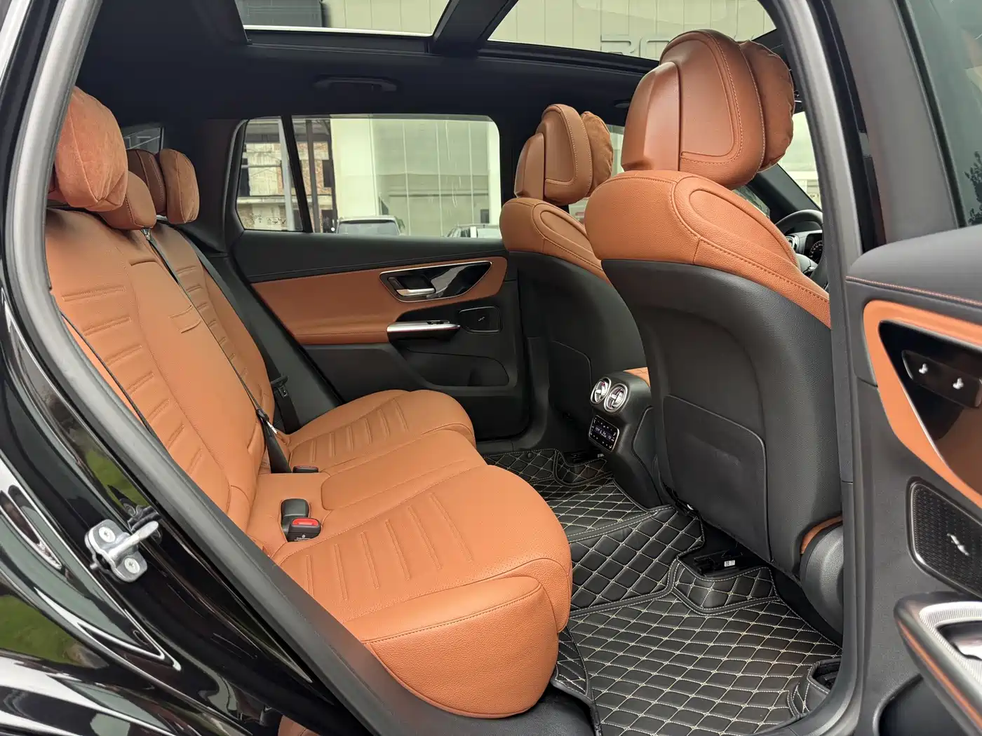 Mercedes-Benz GLC 2026 2026 GLC 260 L 4MATIC Luxury Edition