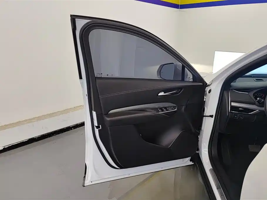 Cadillac XT4 2022 28T FWD Luxury фото 7
