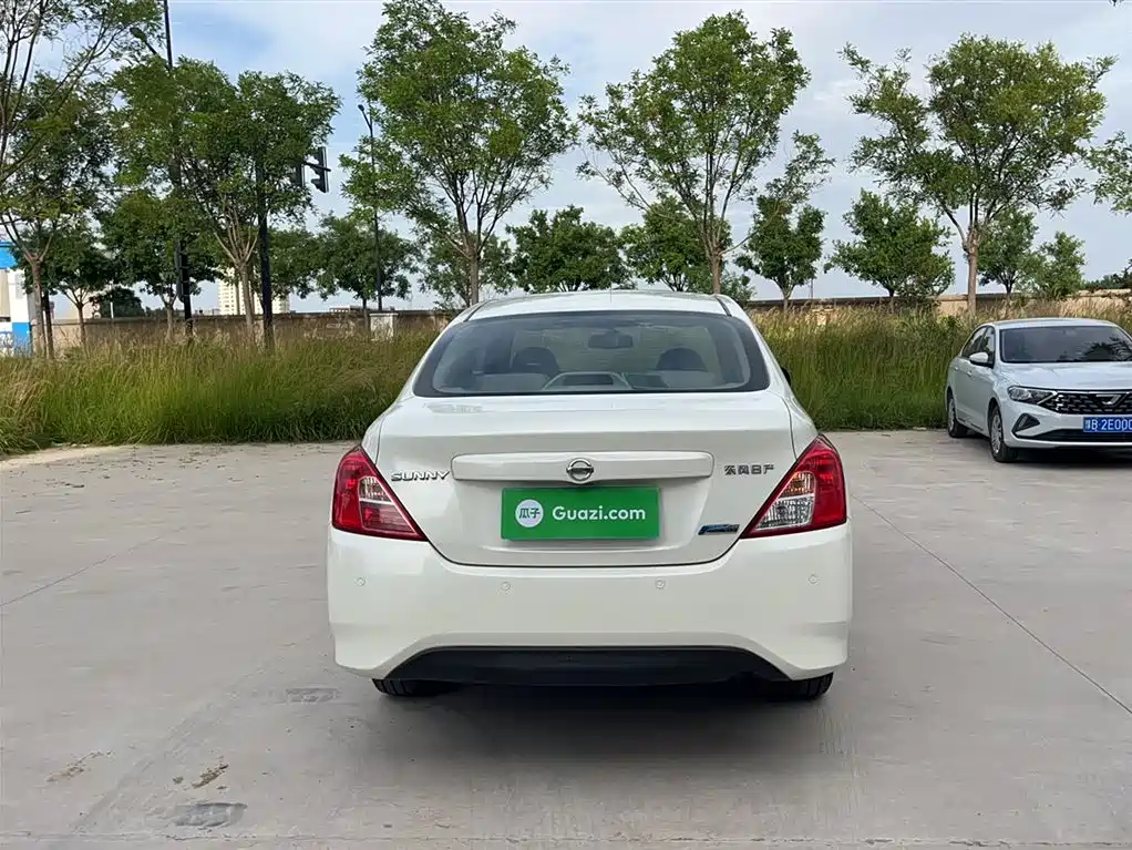 Nissan Sunny 2017 2016 1.5XE CVT Leading Edition