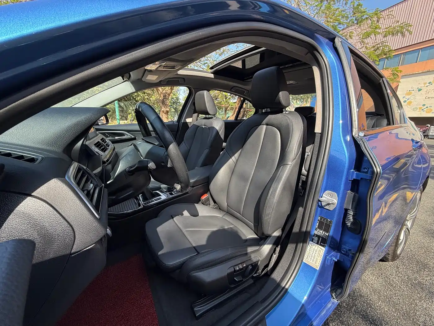 BMW 1 Series 2017 118i Sport фото 10