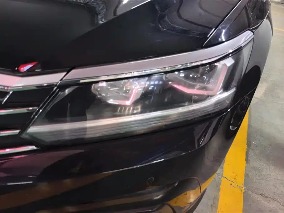 Volkswagen Passat 2016 330TSI DSG Executive Edition фото 5