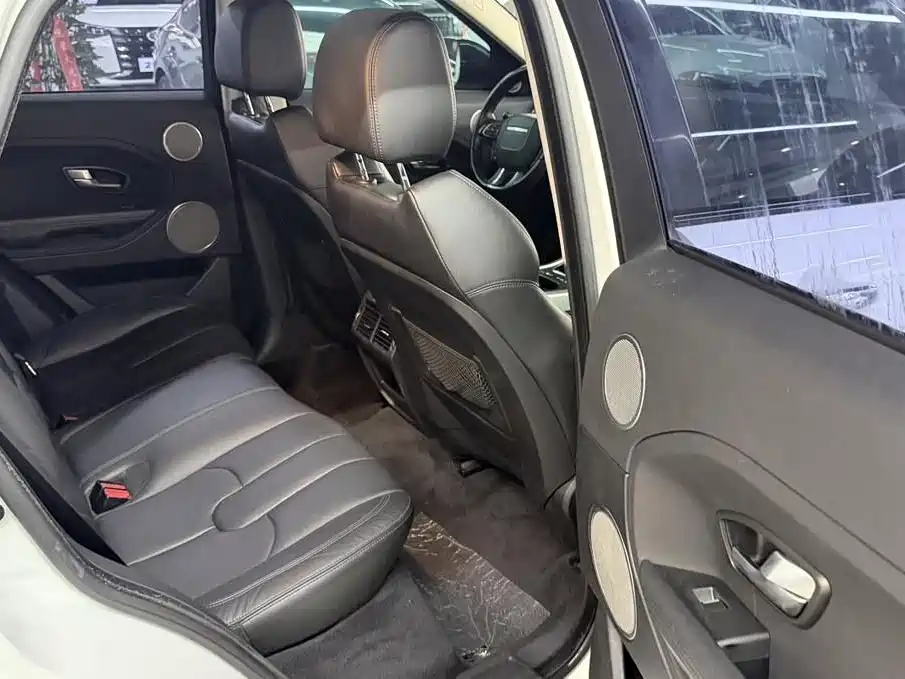 Land Rover Range Rover Evoque 2015 2.0T 5-Door Fashion Edition фото 9