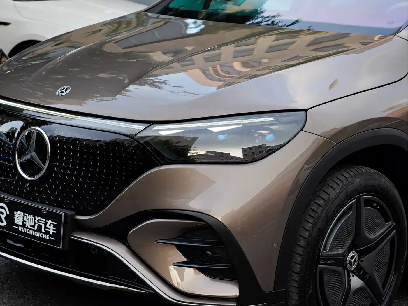 Фото 6 - Mercedes-Benz EQE SUV