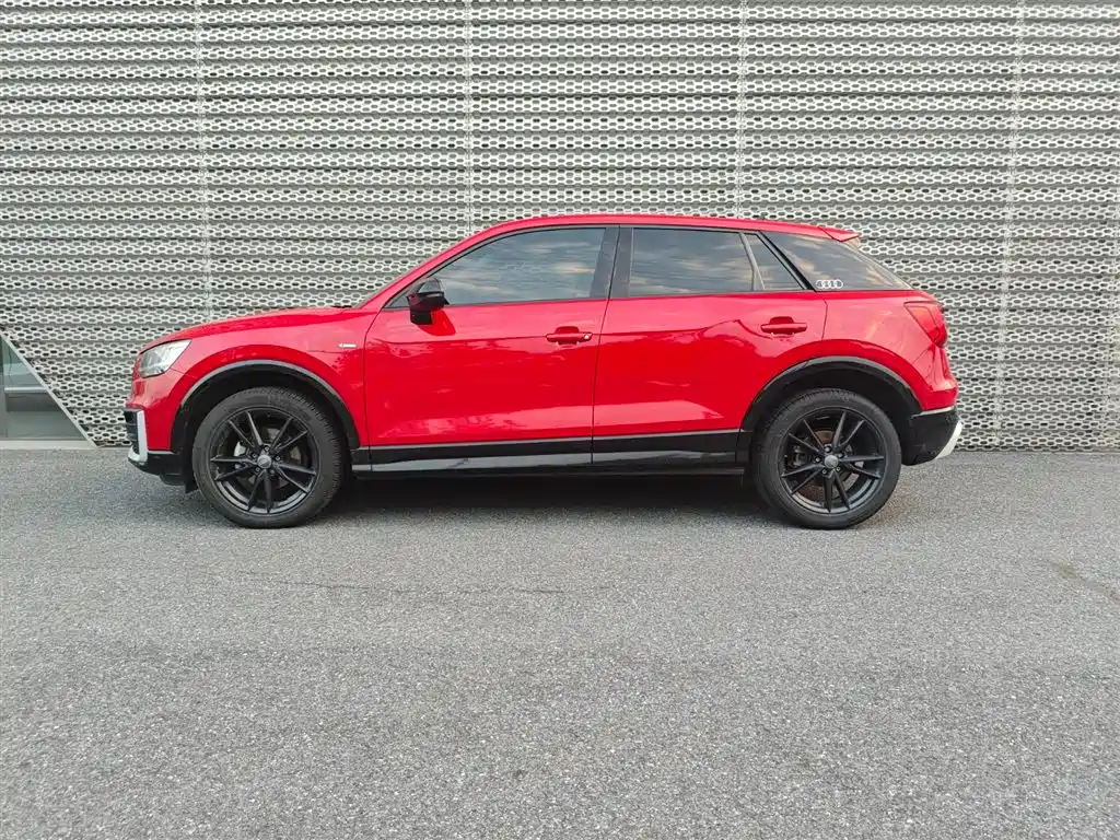 Audi Q2L 2021 Model 35 TFSI Fashion Dynamic фото 4