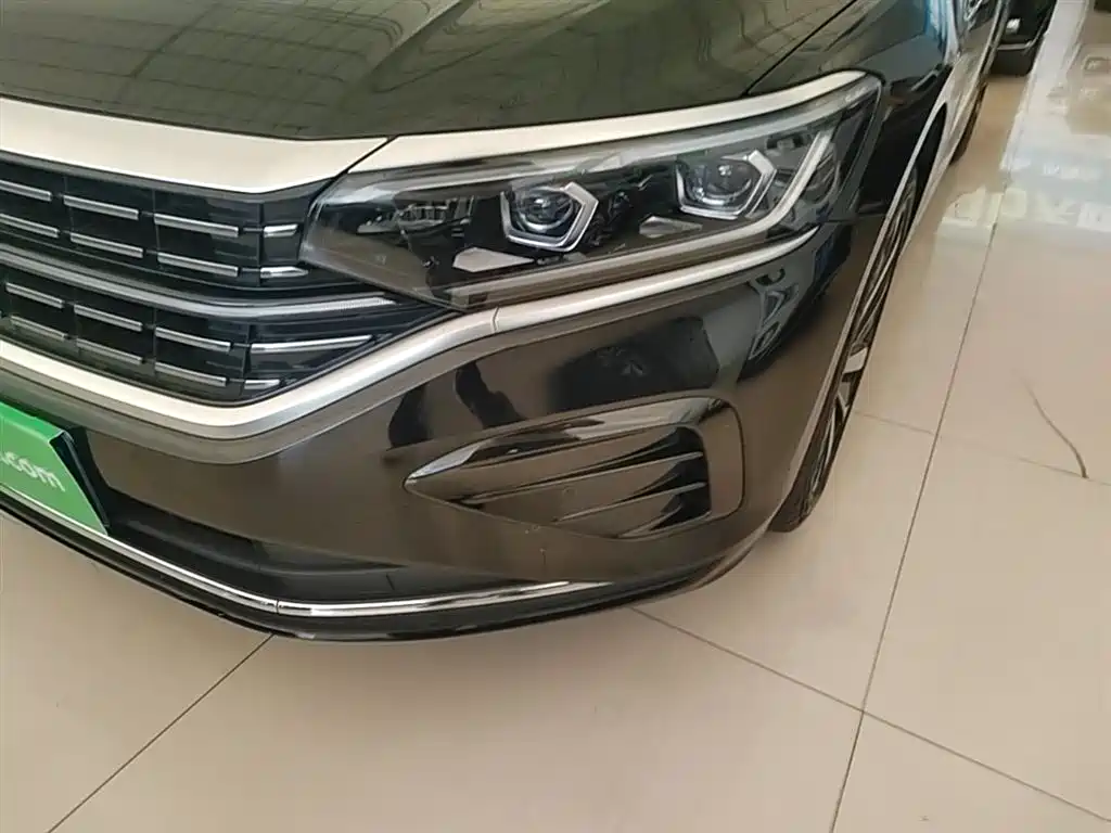 Volkswagen Passat 2025 Outstanding 380TSI Dragon Glory Edition фото 24