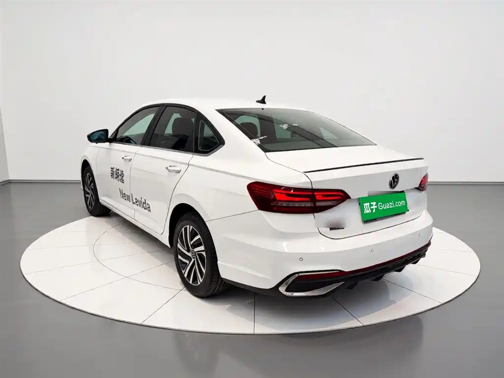 Volkswagen Lavida 2024 Model 300TSI DSG Starlight Leading Edition фото 5
