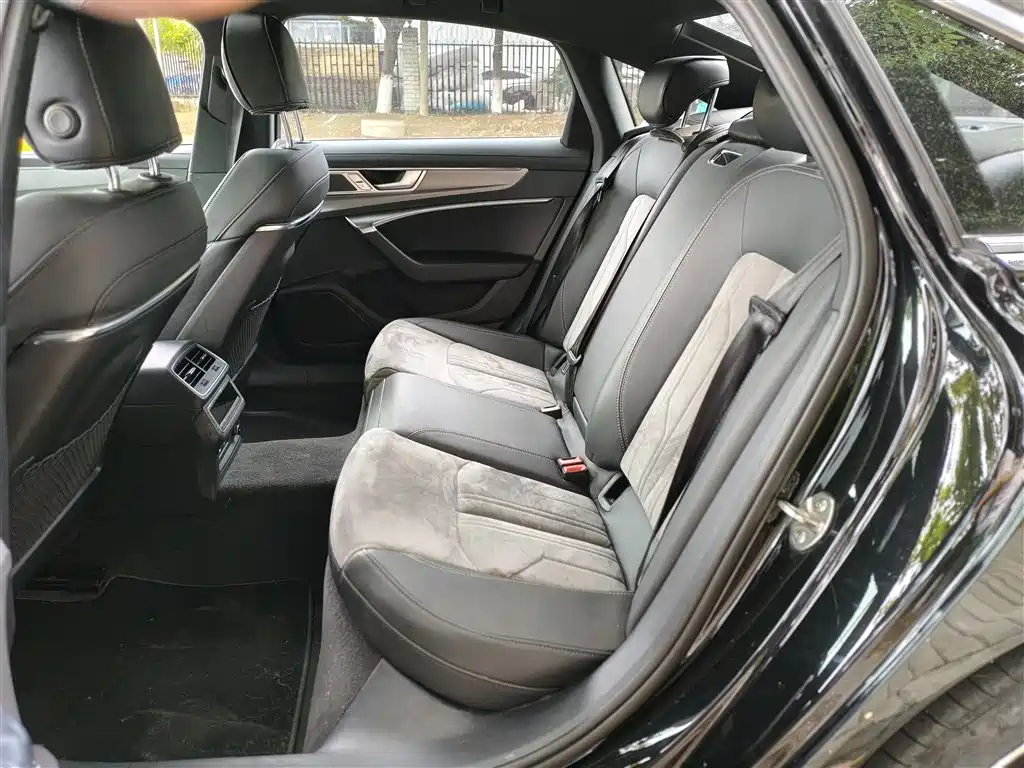 Audi A6L 2023 40 TFSI Luxury Dynamic фото 17