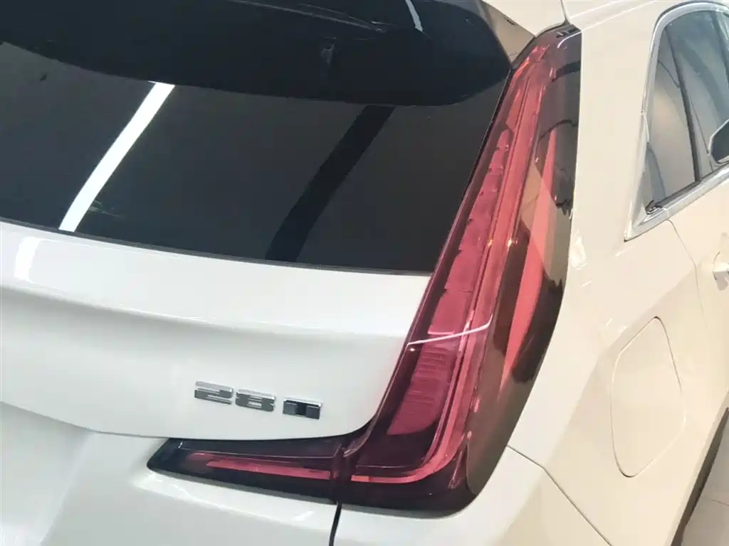 Cadillac XT4 2020 Facelift 28T 2WD Tech фото 8