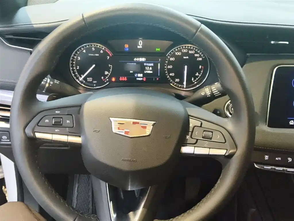 Cadillac XT4 2020 Facelift 28T 2WD Tech фото 11