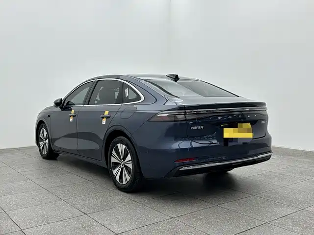 Geely Galaxy Galaxy A7 2025 EM-i 150km Explorer+ Edition фото 4