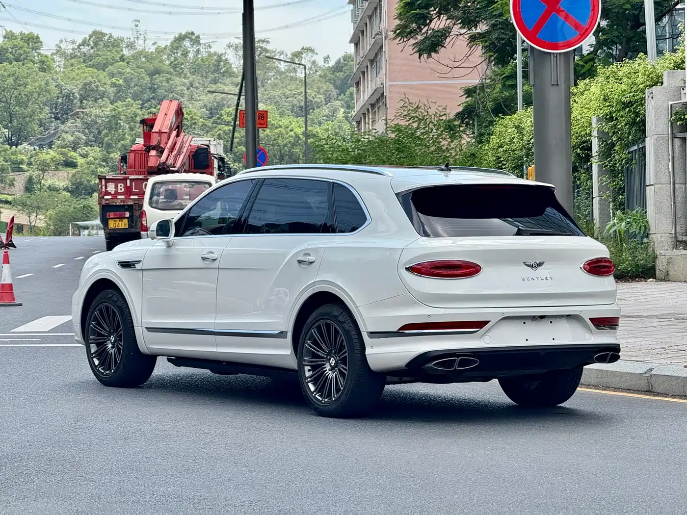 Bentley Bentayga 2025 2024 4.0T V8 Long Wheelbase