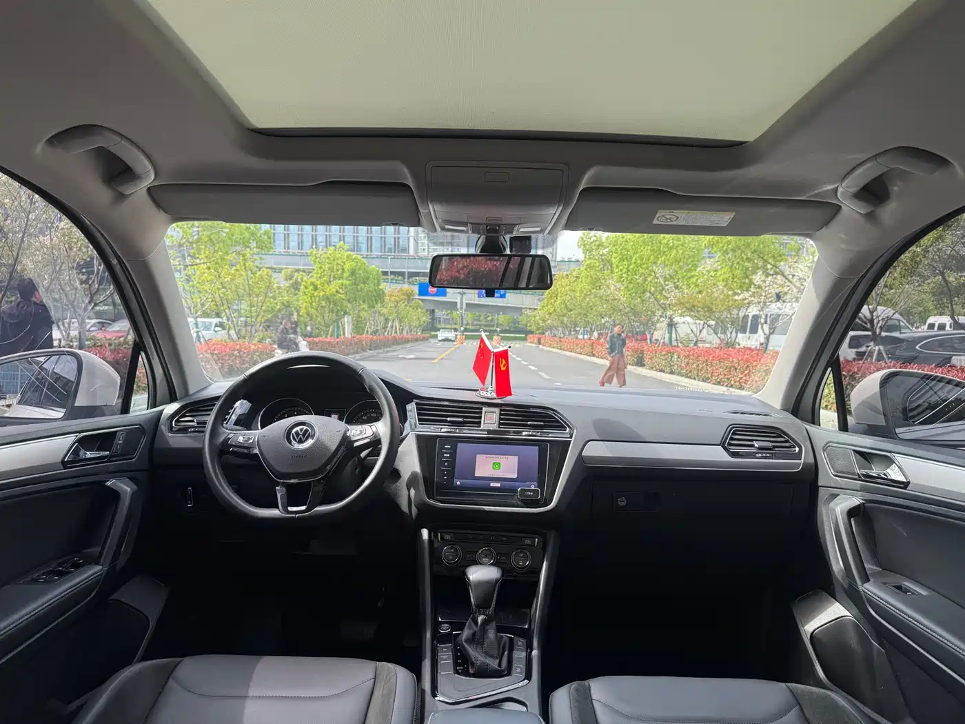 Volkswagen Tiguan L 2021 330TSI Automatic 2WD Smart фото 15