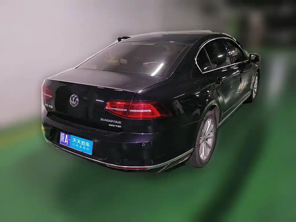 Photo 2 - Volkswagen Magotan