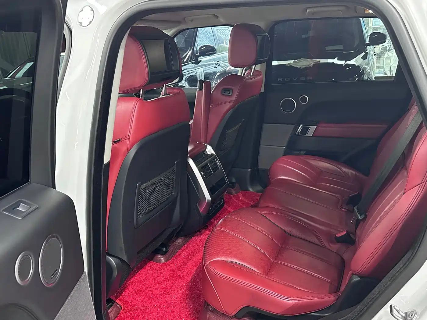 Land Rover Range Rover Sport 2016 Model 3.0 SC V6 HSE фото 4