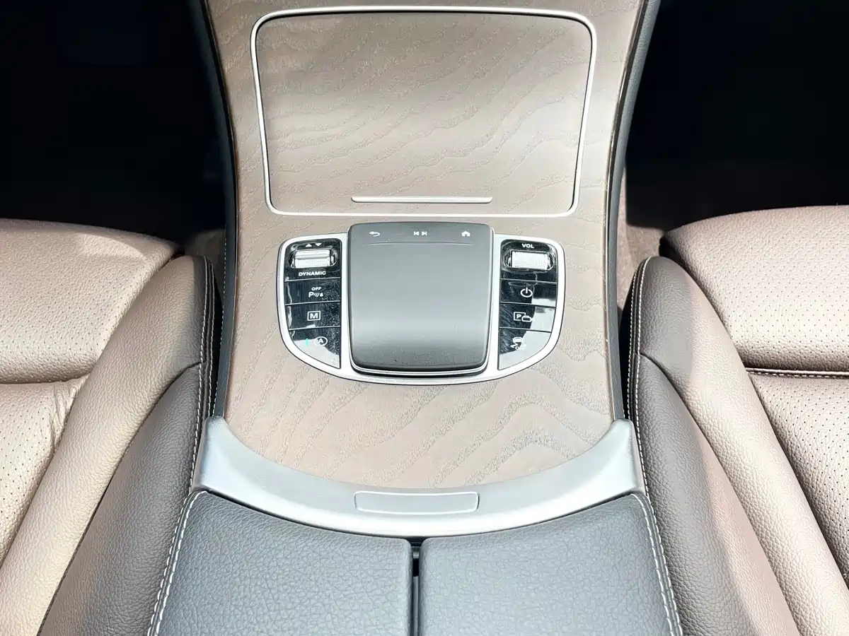 Фото 15 - Mercedes-Benz GLC