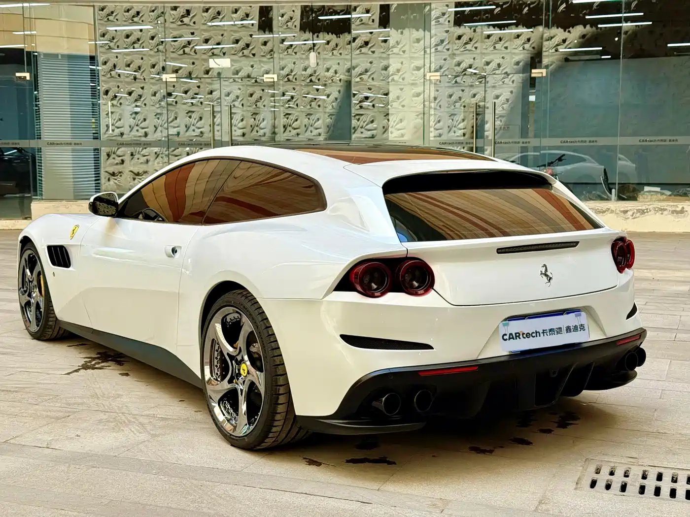 Ferrari GTC4Lusso 2018 2017 3.9T V8