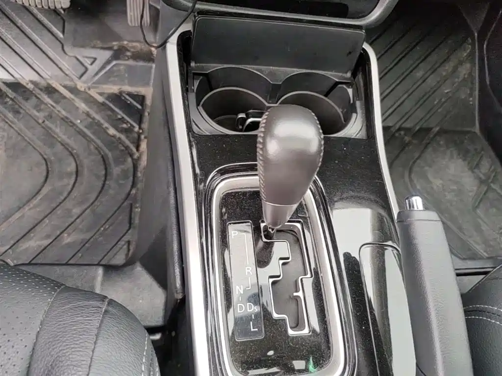Mitsubishi Outlander 2018 2.0L 2WD Glory Edition 5-seater фото 14