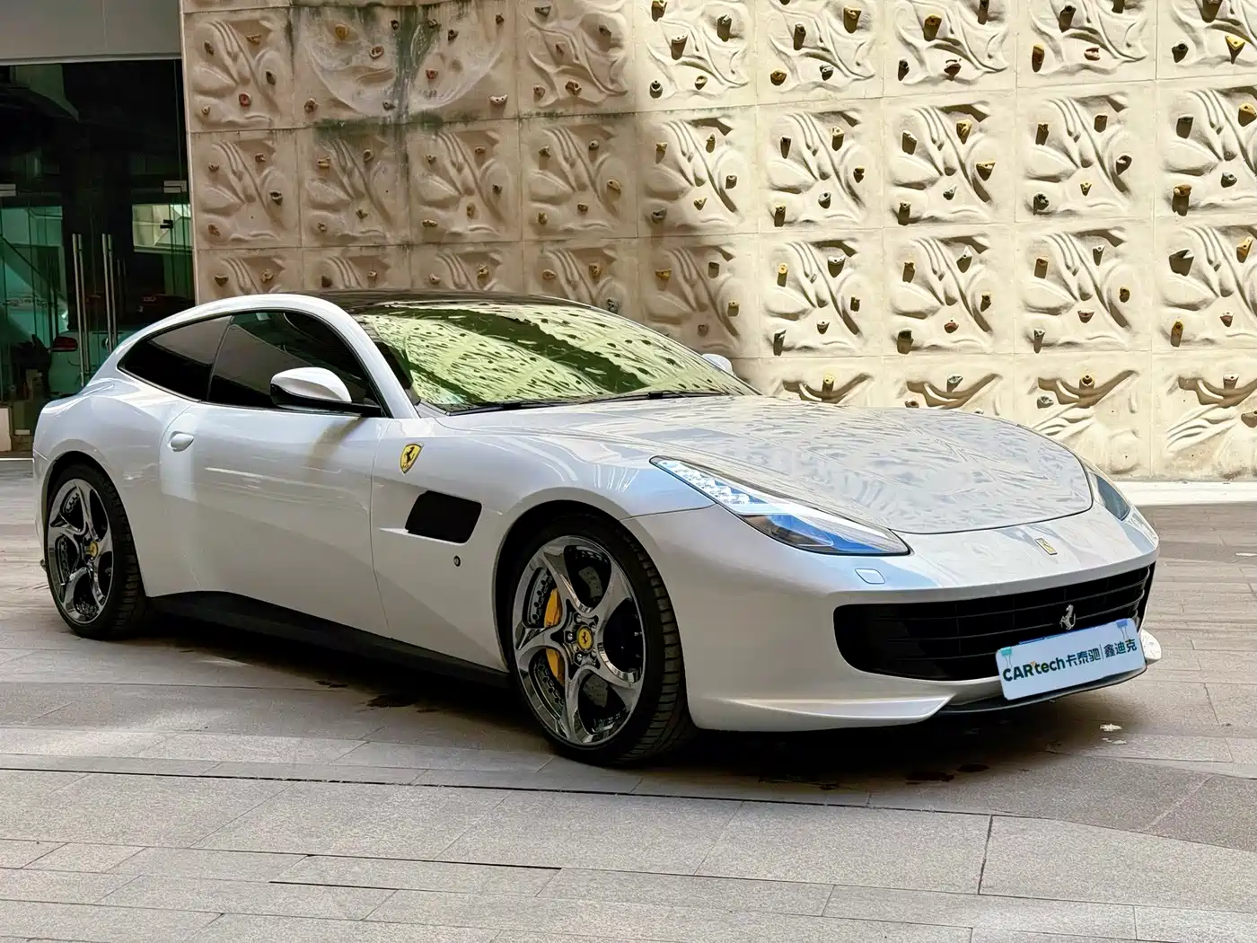Ferrari GTC4Lusso 2018 2017 3.9T V8