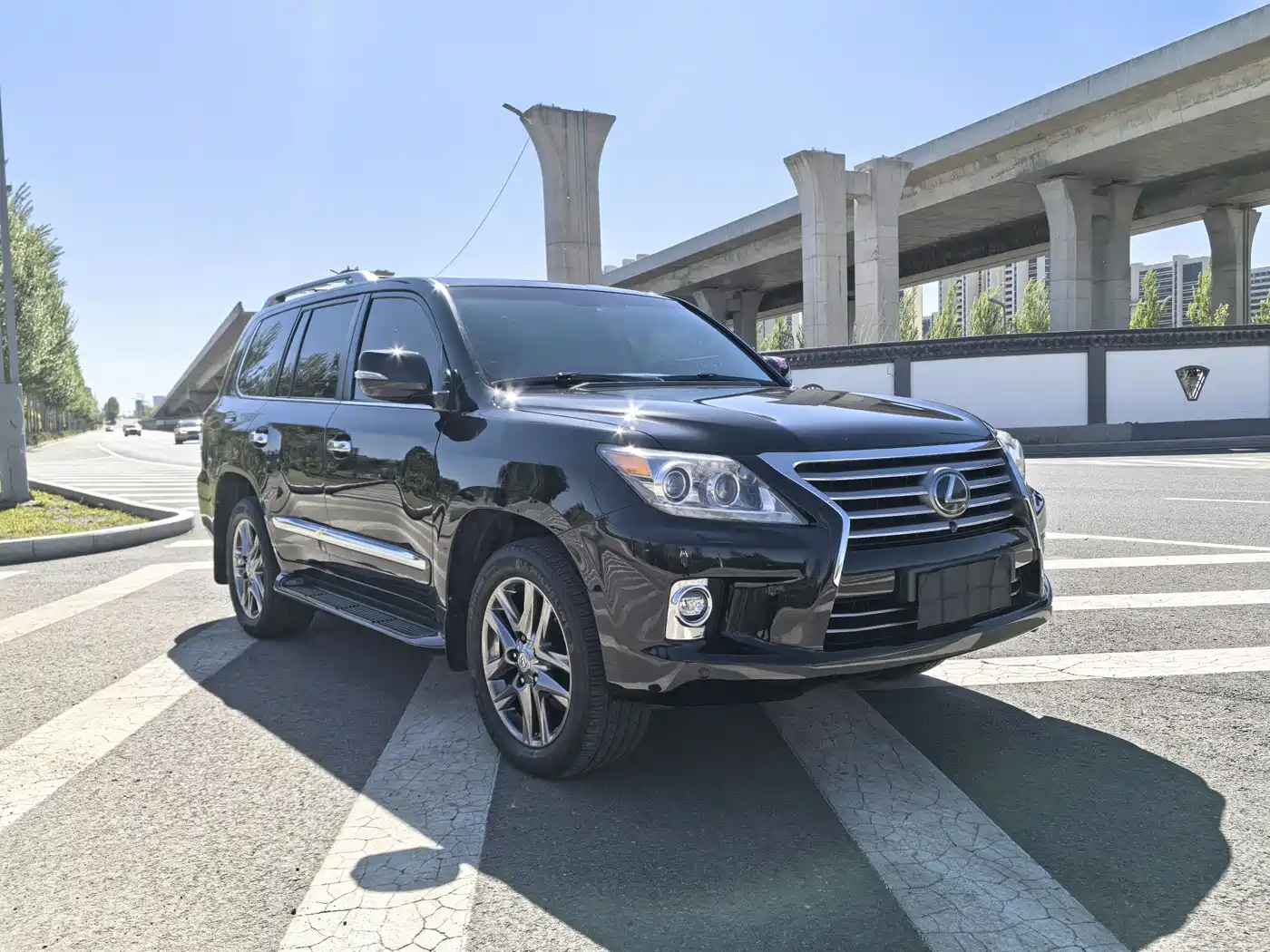 Lexus LX фото 3