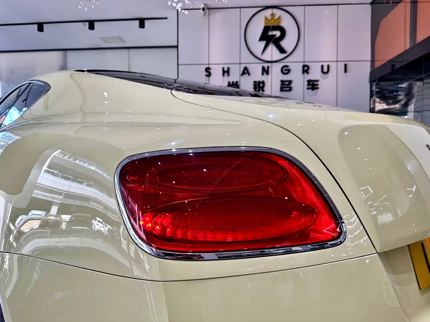 Bentley Continental 2014 4.0T GT V8 S Standard фото 13