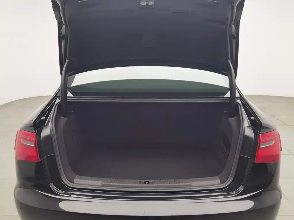 Photo 16 - Audi A6L
