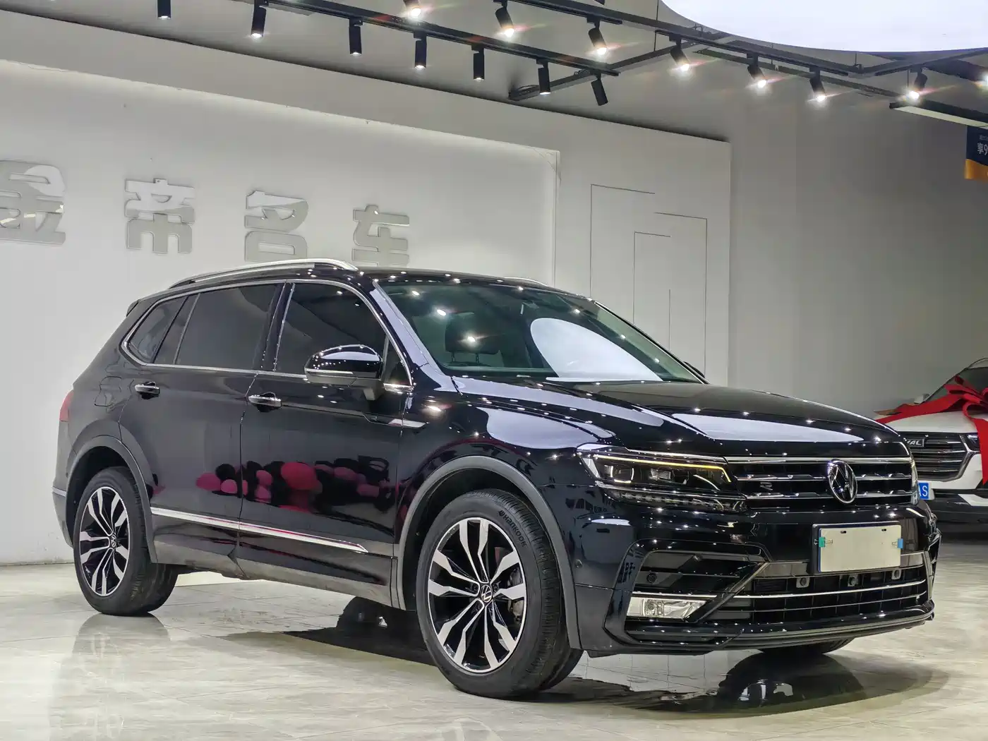 Volkswagen Tiguan L 2021 330TSI Automatic 2WD R-Line Premium фото 3