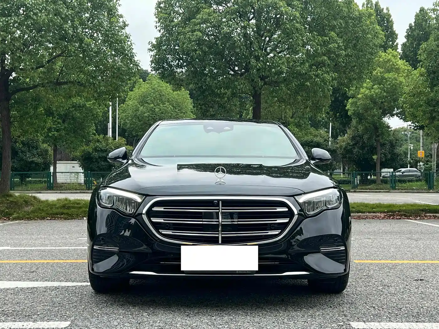 Mercedes-Benz E-Class 2024 Model E 300 L Luxury фото 2