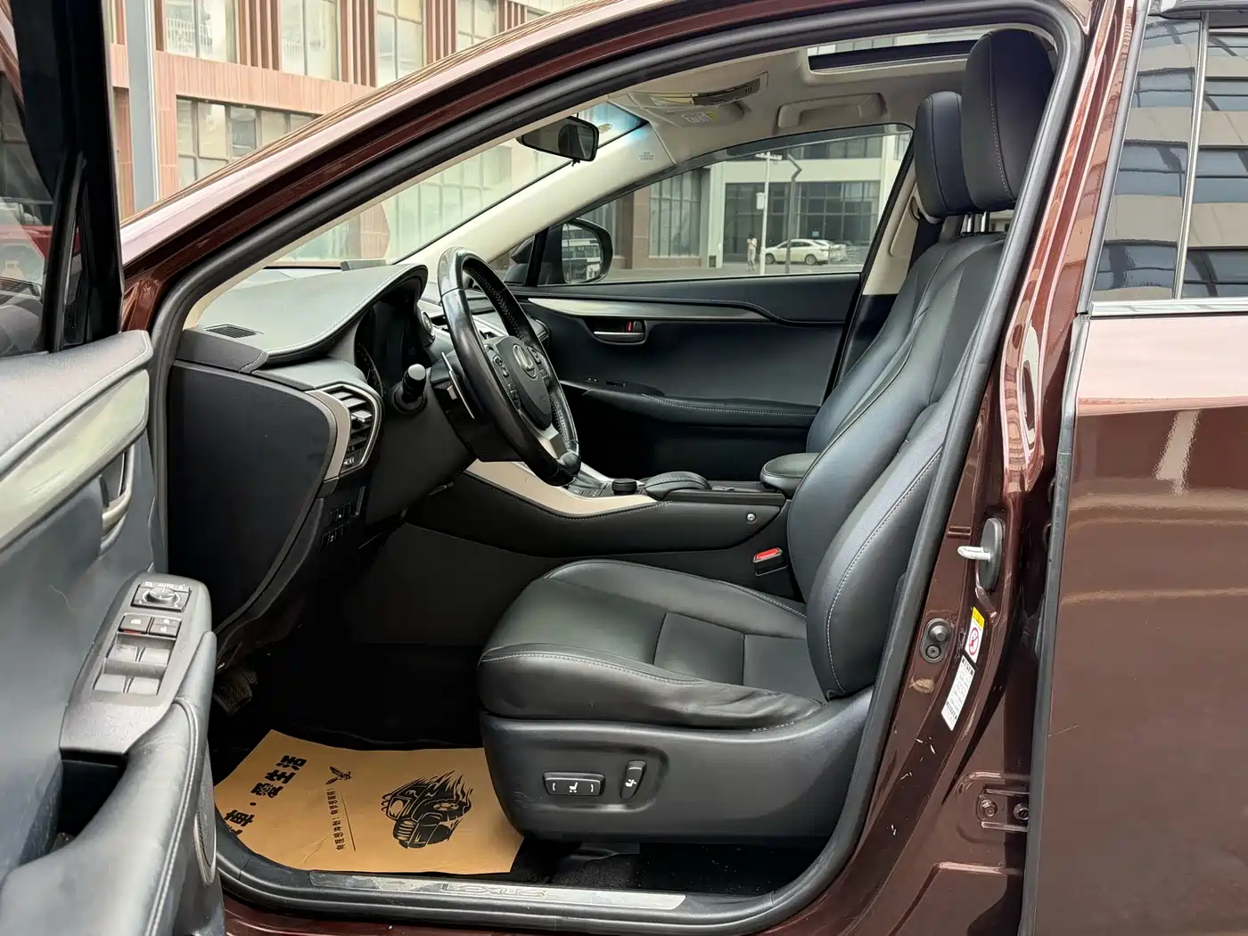 Lexus NX 2015 200t AWD F Sport фото 7