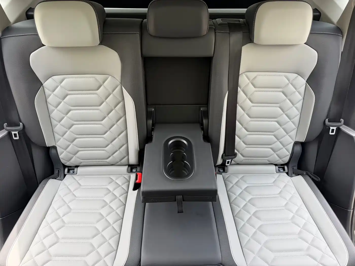Volkswagen Tayron 2023 280TSI 2WD Luxury Plus Advanced Edition фото 17