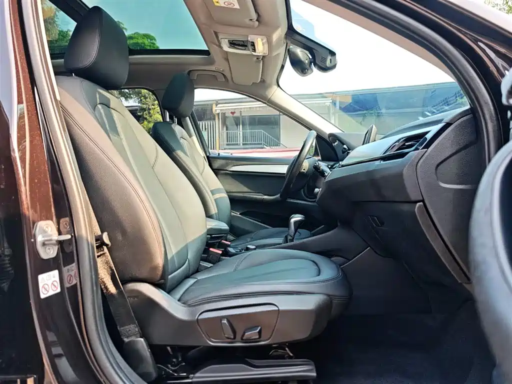 BMW X1 2018 sDrive20Li Leading Model фото 21