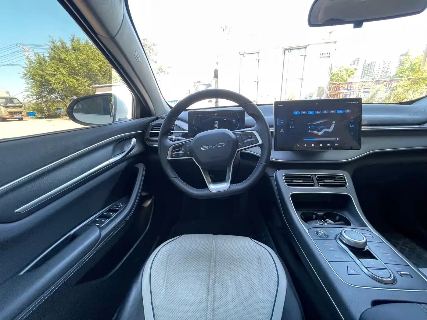 BYD Destroyer 05 2024 Glory Edition DM-i 120KM Luxury фото 9