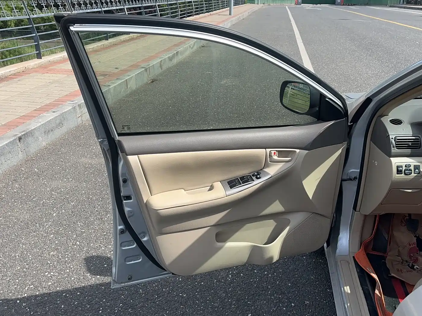 Toyota Corolla 2011 1.6L Manual Luxury Edition фото 13