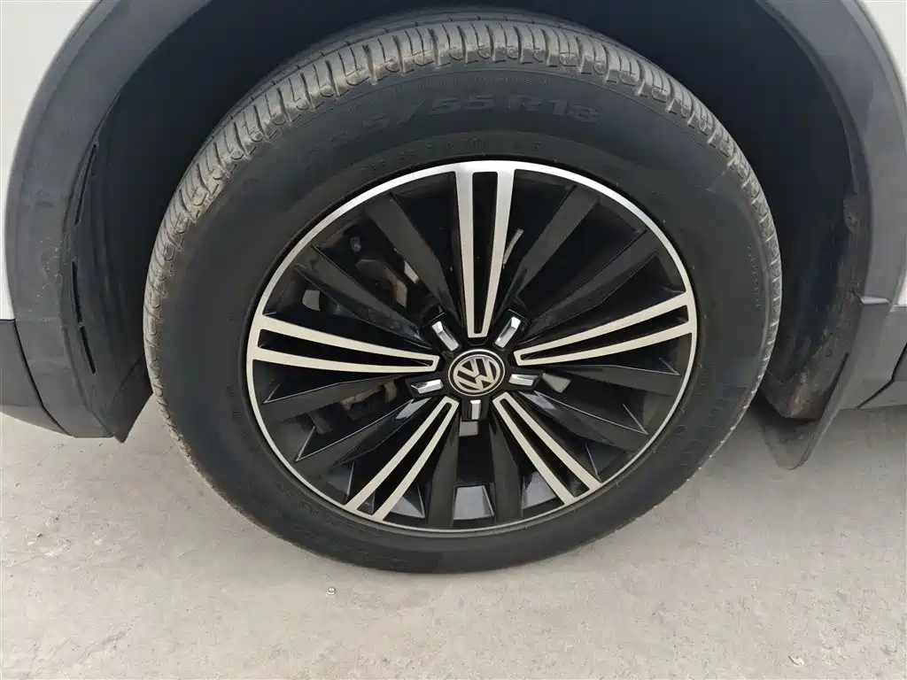 Volkswagen Tiguan L 2018 380TSI Automatic AWD Luxury Edition фото 23